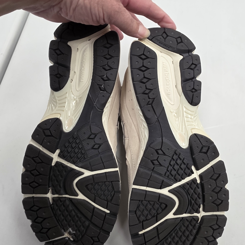 New Balance 2002R Cream Sneakers - Picture 8 of 8